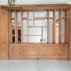 Vách Ngăn Phòng Khách Gỗ Gõ Đỏ - Đẳng Cấp & Sang Trọng Cho Ngôi Nhà