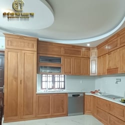 Tủ bếp gỗ full trần trong gỗ căm xe, ngoài gõ đỏ
