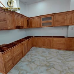 Tủ bếp gỗ gõ đỏ cao cấp: Báo giá tại xưởng Bình Dương