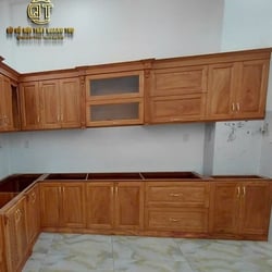 Tủ bếp gỗ gõ đỏ cao cấp: Báo giá tại xưởng Bình Dương