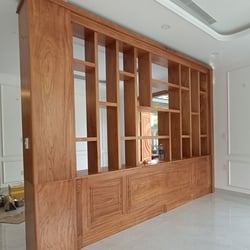 Vách Ngăn Phòng Khách Gỗ Gõ Đỏ - Đẳng Cấp & Sang Trọng Cho Ngôi Nhà