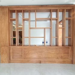 Vách Ngăn Phòng Khách Gỗ Gõ Đỏ - Đẳng Cấp & Sang Trọng Cho Ngôi Nhà