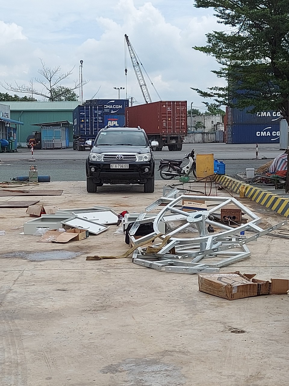 giàn đèn cố định trụ đa giác giàn đèn cố định trụ đa giác