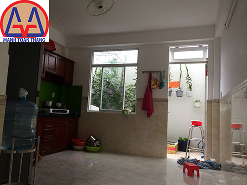 Khu bếp nhà phố song lập Quận 12