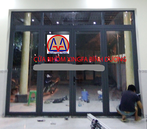 cửa đi 4 cánh mở quay 03 nhôm xingfa Bình Dương