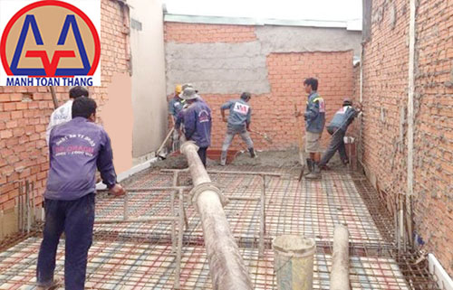Đổ bê tông nhà cấp 4