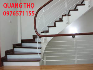 Giá Cầu thang kính gỗ 3