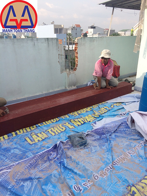 Làm xong ván khuôn cột công trình cải tạo nhà