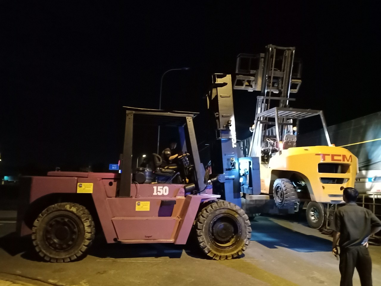 cho-thue-xe-nang-xuong-hang-o-kcn-song-than-binh-duong