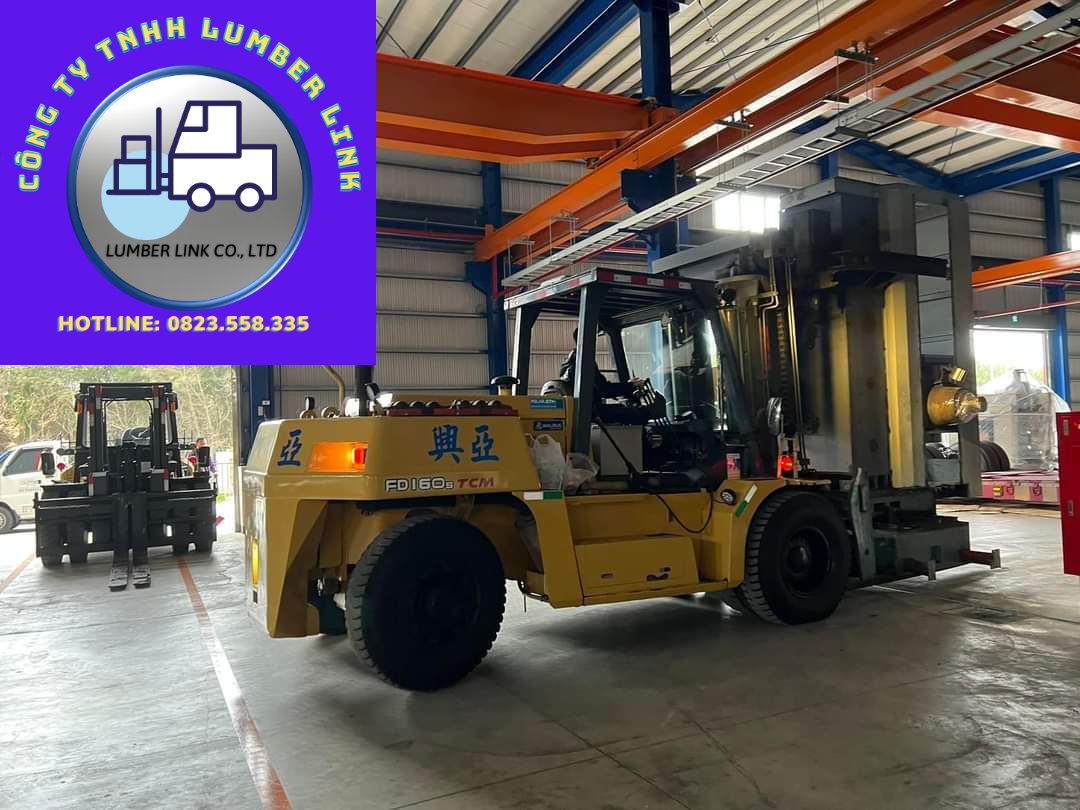 cho-thue-xe-nang-chui-container-rut-hang-tai-nam-tan-uyen-binh-duong