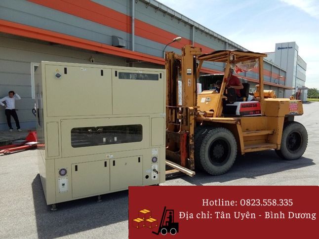 dich-vu-xe-nang-rut-container-va-nang-ha-hang-hoa-tai-thuan-an-bình-duong