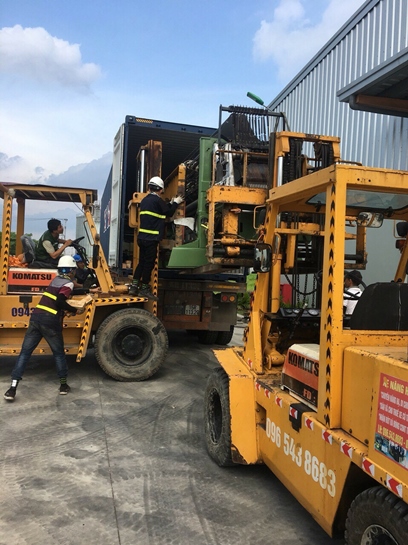 cho-thue-xe-nang-rut-hang-container-tai-binh-chuan-binh-duong