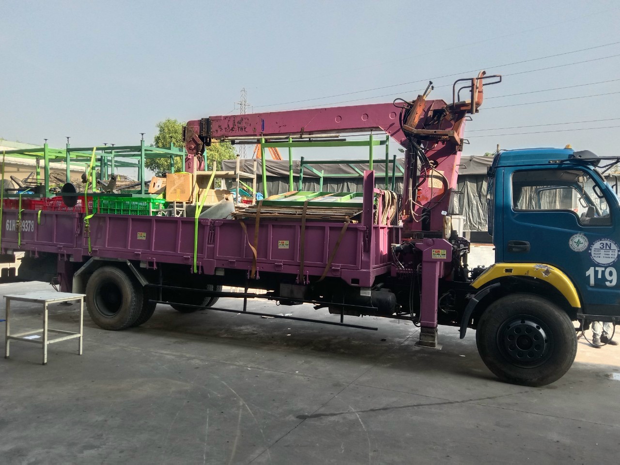 thue-xe-van-chuyen-may-moc-di-doi-nha-xuong-gia-tron-goi-tai-tan-uyen-binh-duong