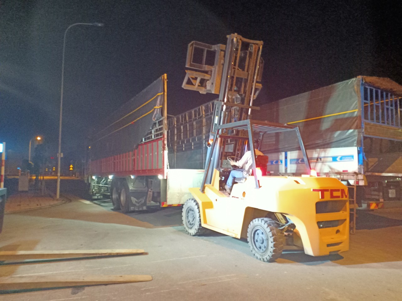 cho-thue-xe-nang-xuong-hang-o-thuan-an-binh-duong