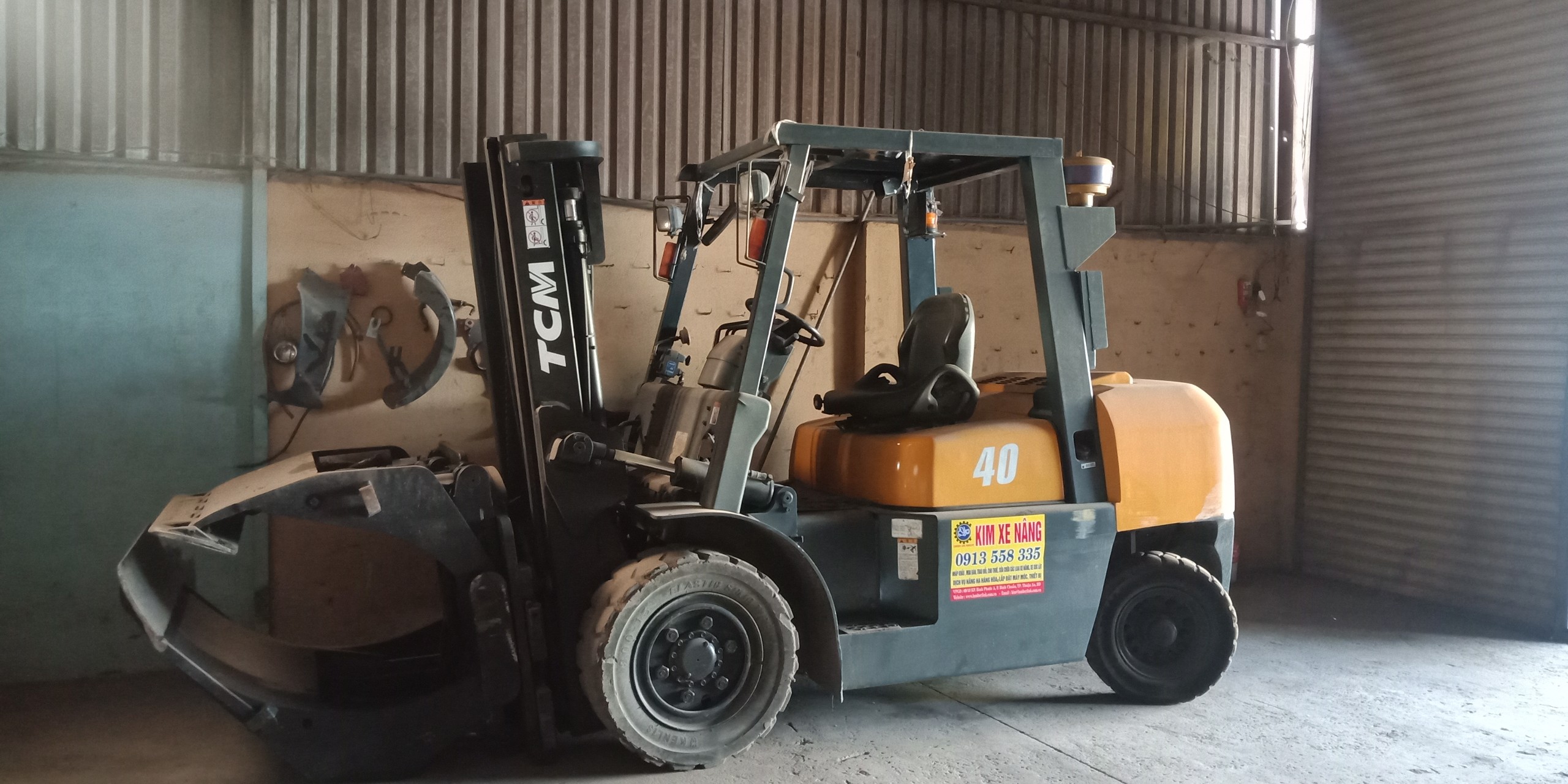 cho-thue-xe-nang-cang-kep-tai-ben-cat-binh-duong