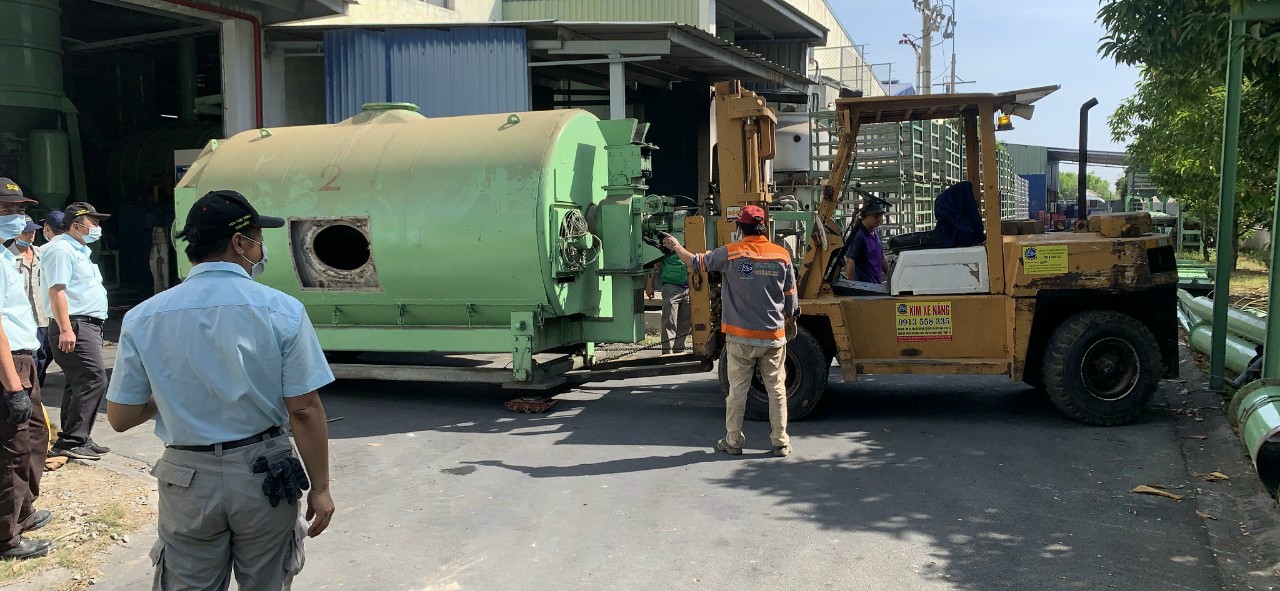 rut-may-moc-tu-container-tai-kcn-vsip-binh-duong