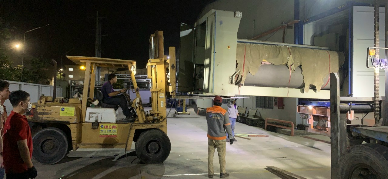 dich-vu-dong-hang-container-bang-xe-nang-tai-kcn-vsip-binh-duong