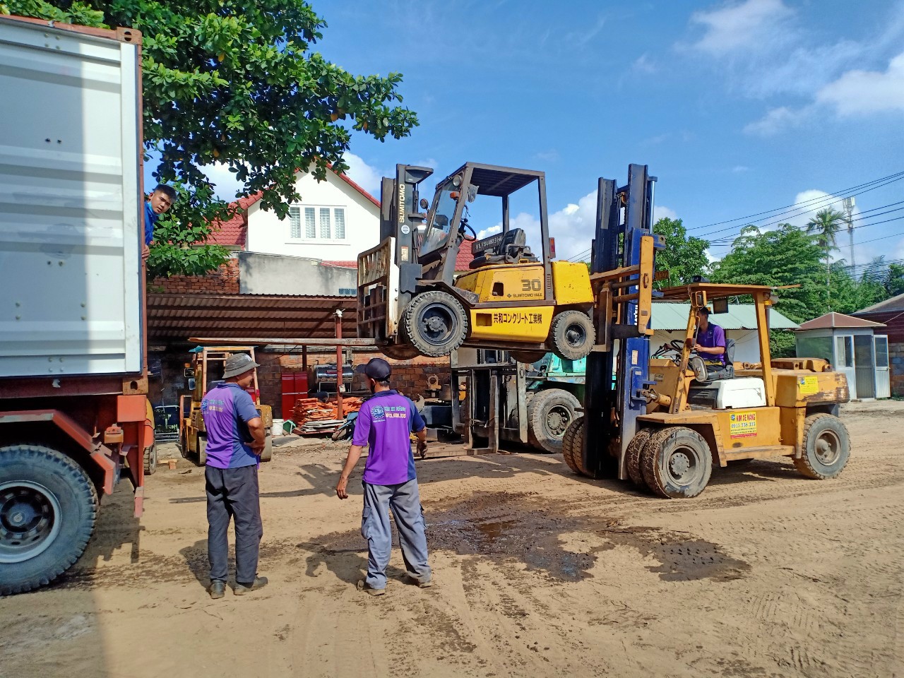 thue-xe-nang-cang-kep-tai-tan-uyen-binh-duong