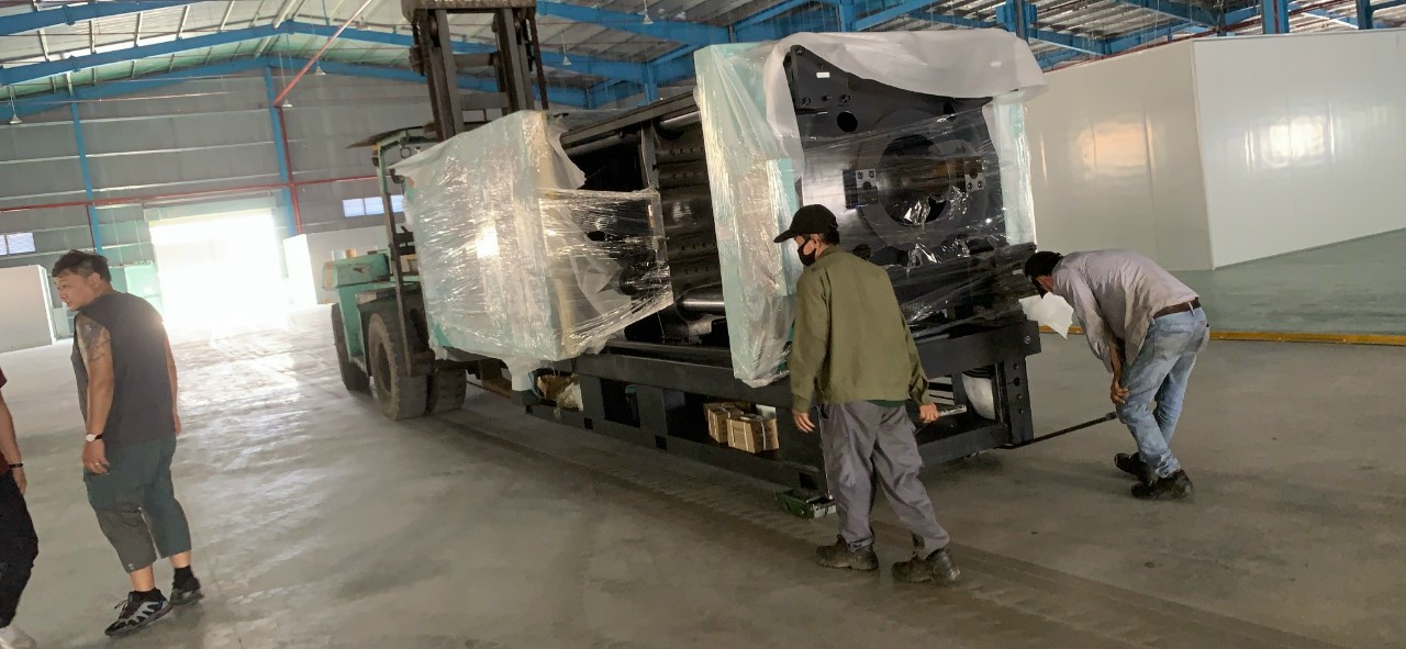 rut-may-moc-tu-container-tai-kcm-song-than-binh-duong