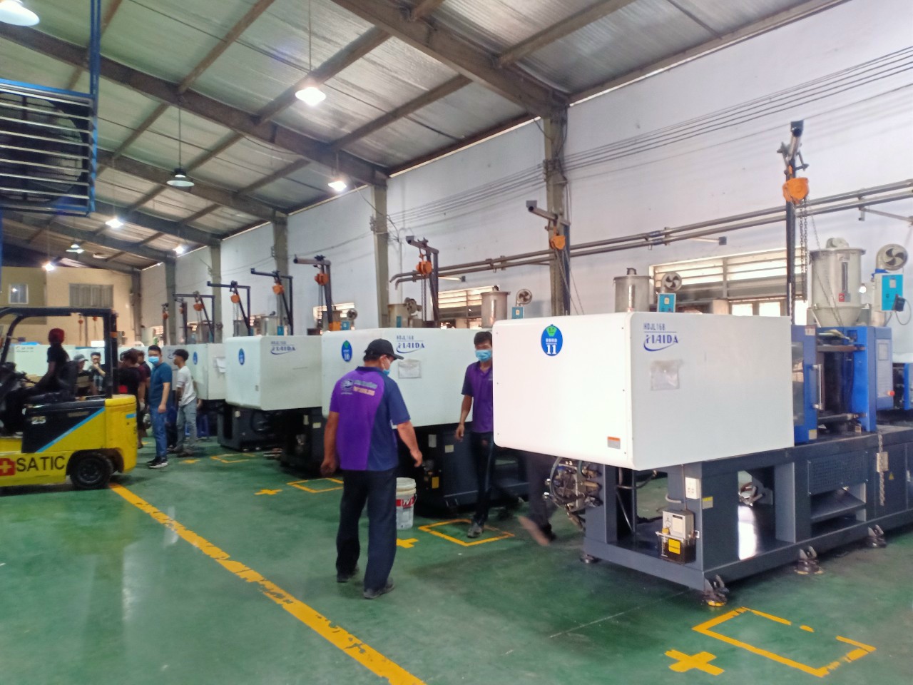 rut-may-moc-tu-container-tai-kcn-vsip-binh-duong