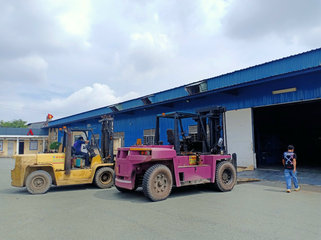 cho-thue-xe-nang-xuong-hang-o-thuan-an-binh-duong