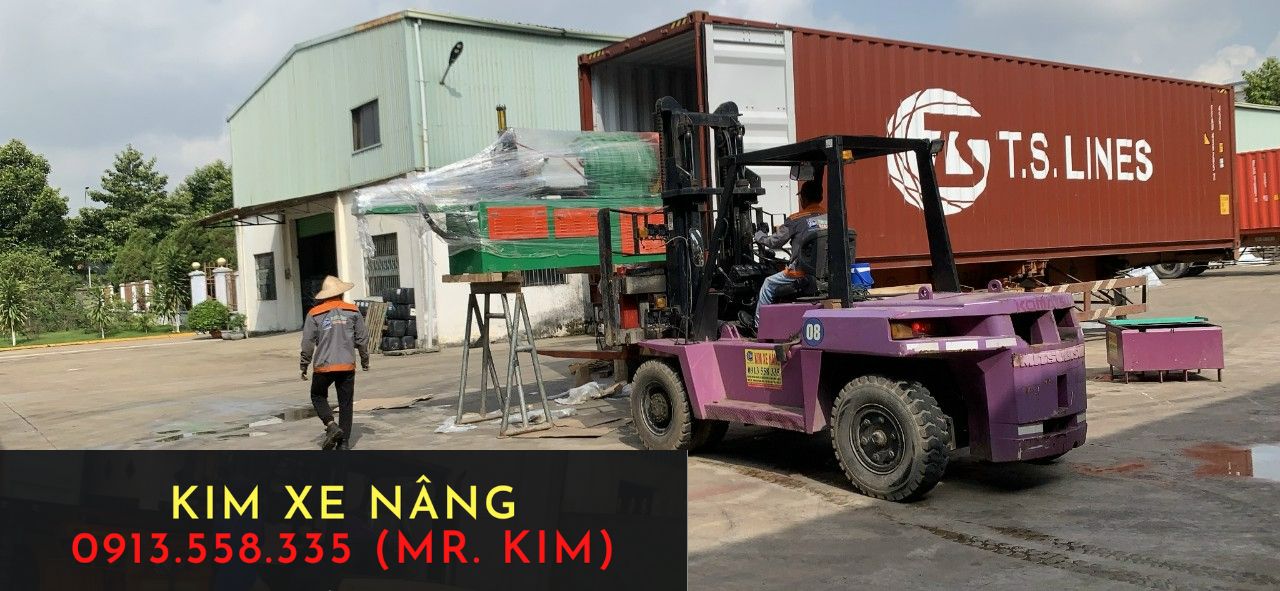 dich-vu-xe-nang-cau-may-moc-thiet-bi-tai-tan-uyen-binh-duong