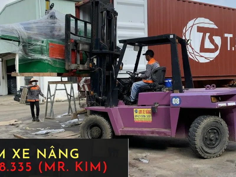 Thuê xe nâng rút hàng container tại Mỹ Phước 3, Bình Dương