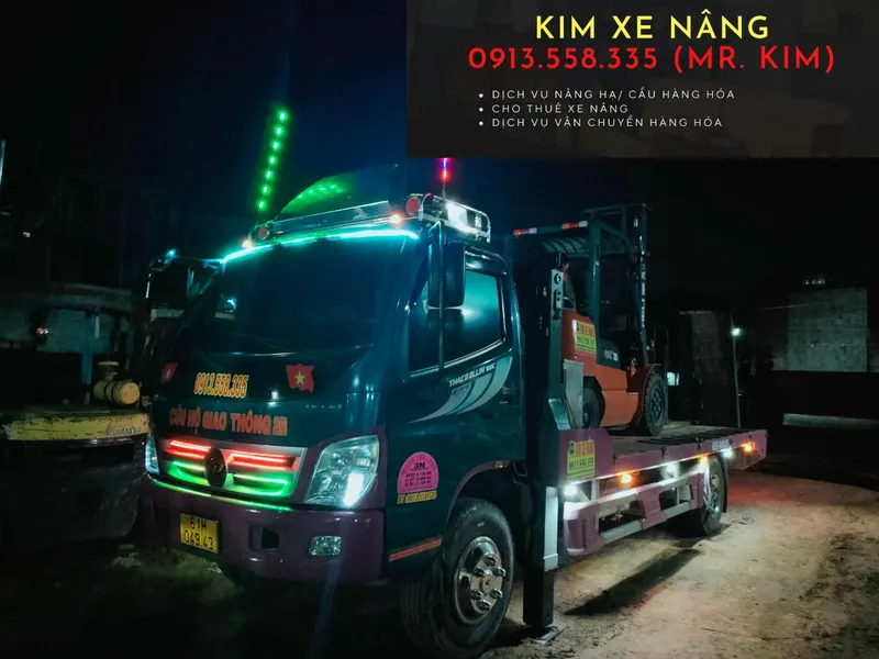 Xe tai cho hang tai Song Than, Binh Duong