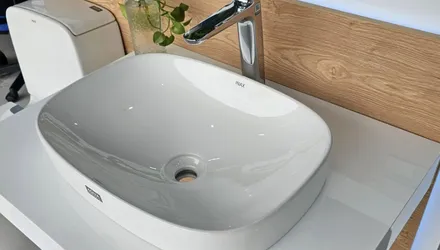 Lavabo Inax đặt bàn – Giải pháp tối ưu cho phòng tắm nhỏ và trung bình