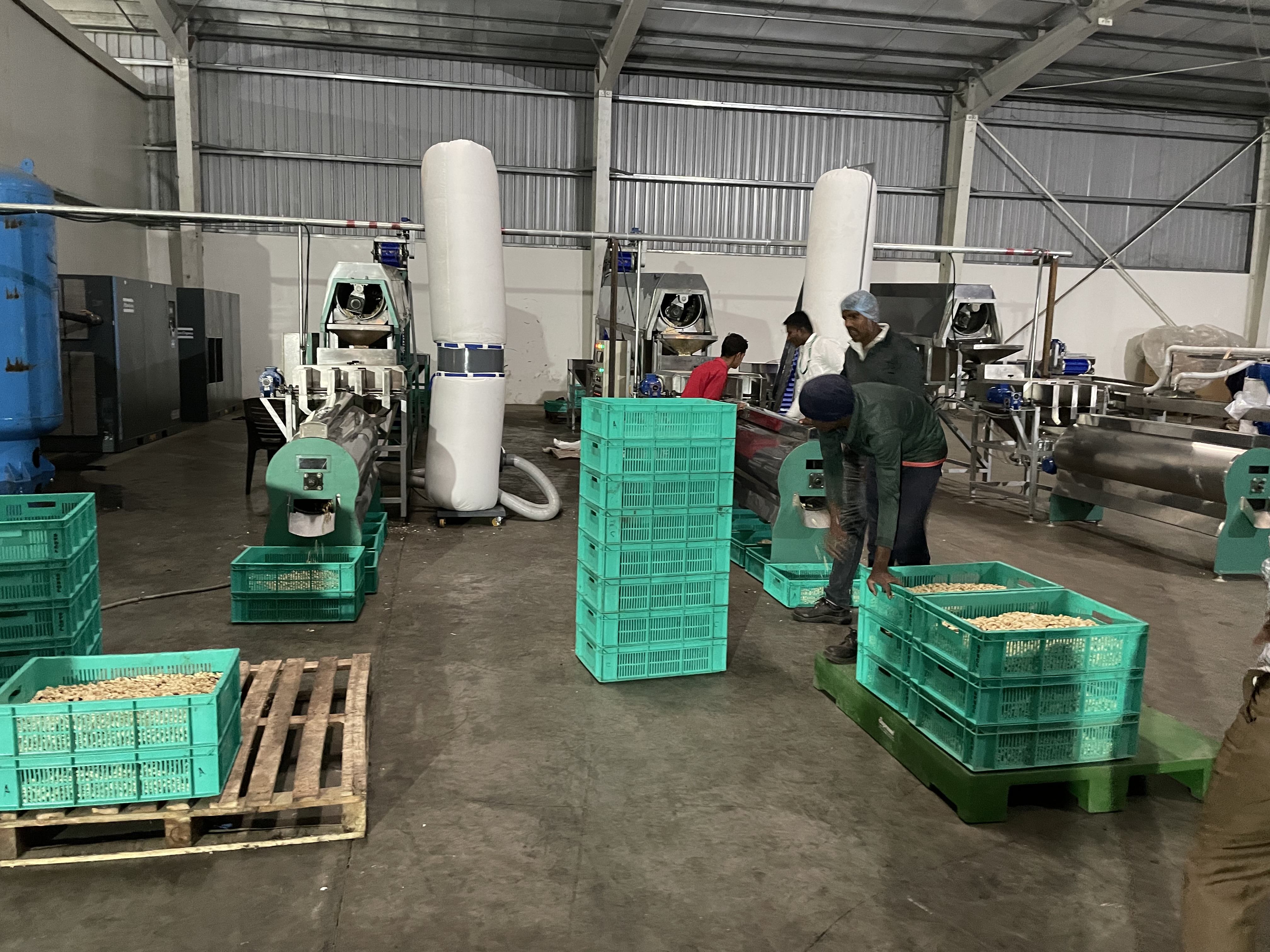 cashew-nut-peeling-machine-working-at-customer-factory.jpg cashew-nut-peeling-machine-working-at-customer-factory.jpg