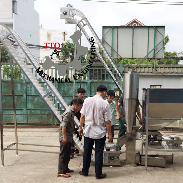 Industrial Plastic Bucket Elevator