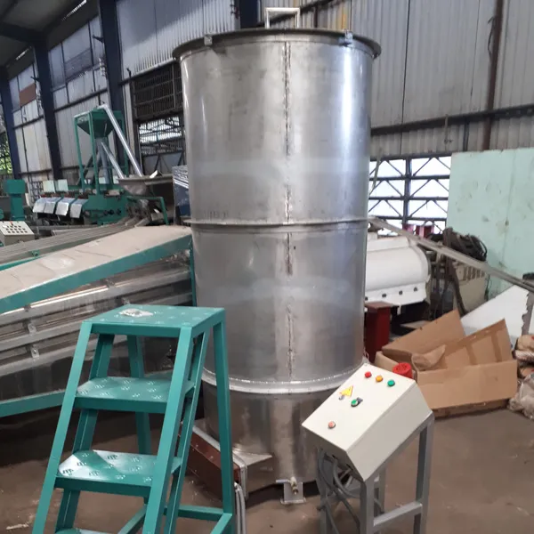 MACHINE À VAPEUR POUR NOIX DE CAJOU