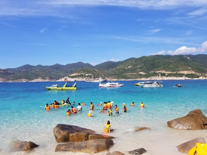 Tour đảo Bình Hưng Cam Ranh từ TPHCM 3N3Đ