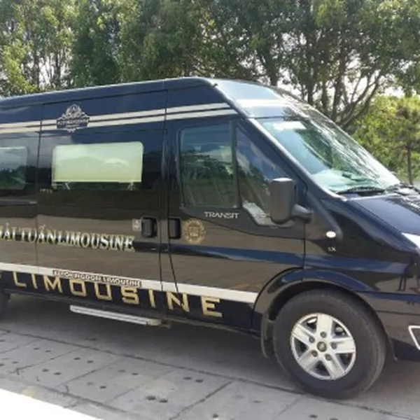 Limousine Ho Chi Minh To Ho Tram