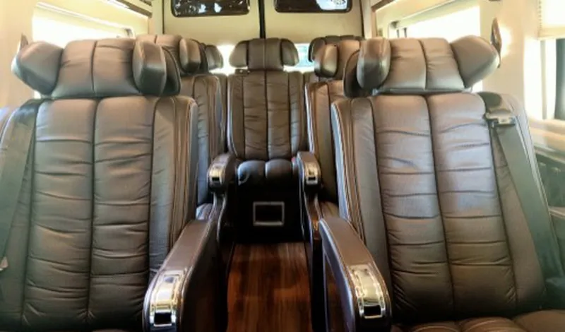 Limousine Ho Chi Minh To Nha Trang