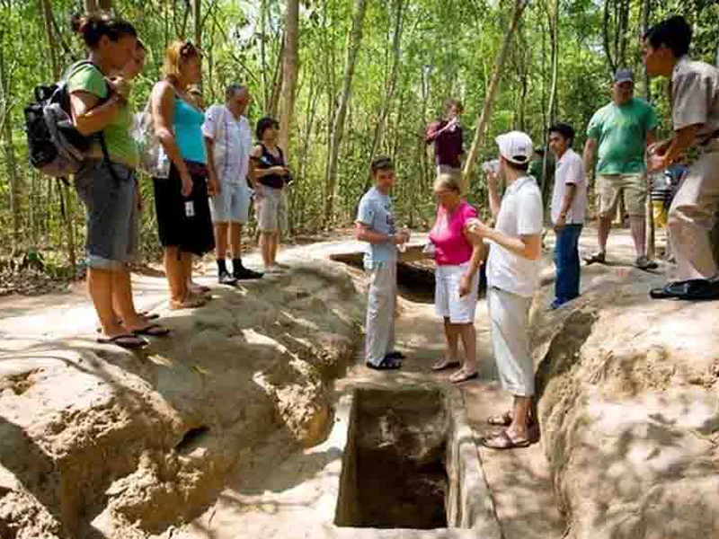 Tour Địa Đạo Củ Chi Nữa Ngày Từ Sài Gòn