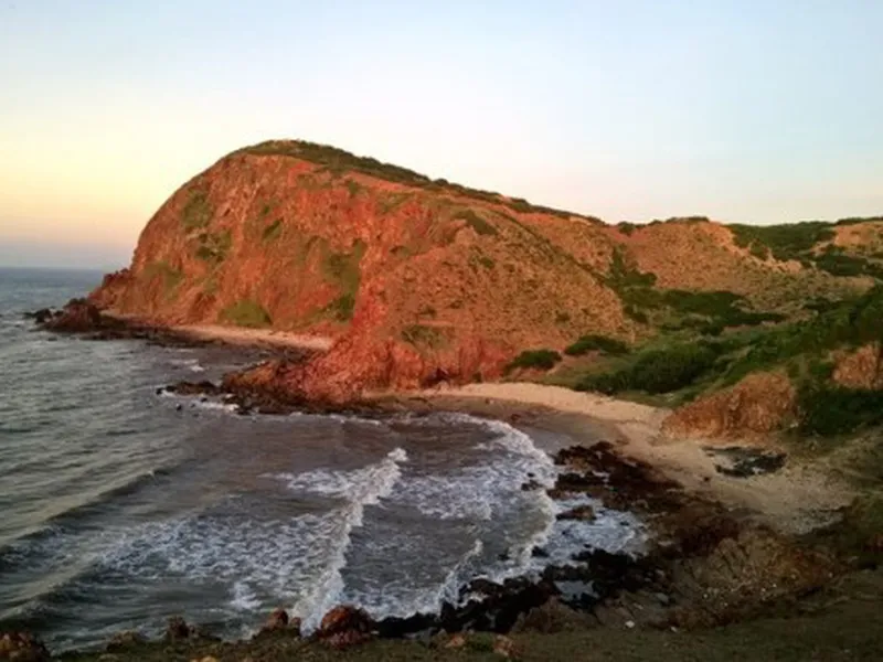 Tour Đồi Cát Trắng Và Mũi Yến Bằng Xe Jeep (Tour sáng)