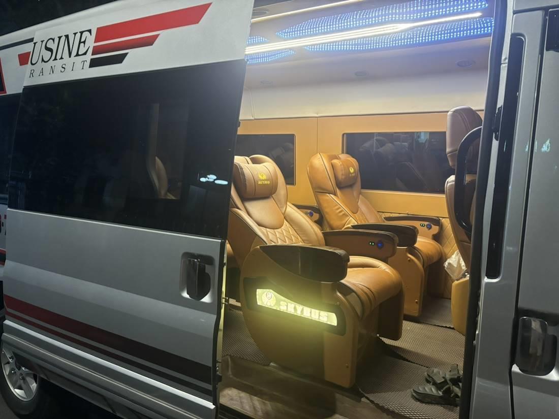 Price of 9-seat Limousine from Saigon to Mui Ne