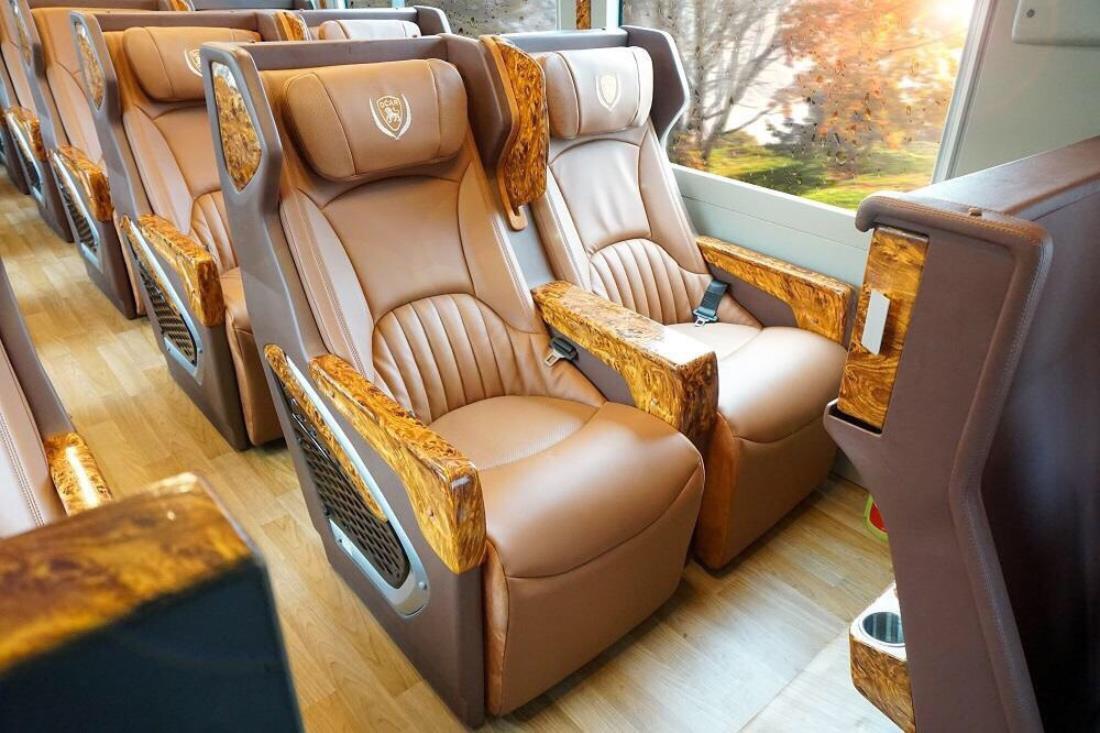 Car rental to Hanoi 4-7-16-29-35-45c Limousine 9-11-15-18-28c