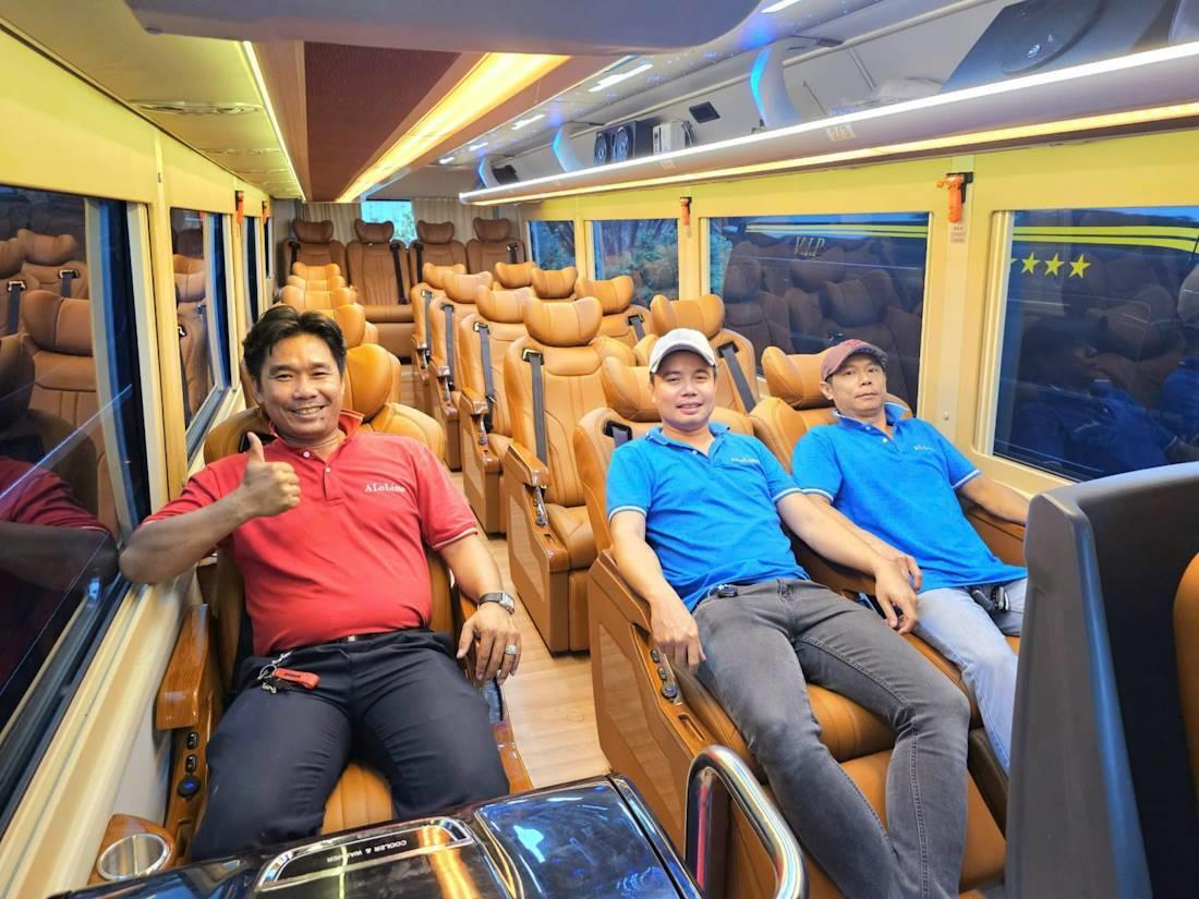 Car rental to Can Tho (Soc Trang, Hau Giang) 4-7-16-29-35-45c Limousine 9-11-15-18-28c