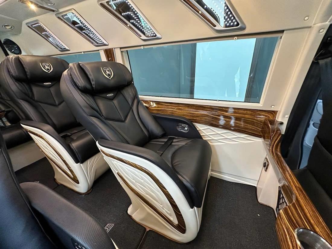 11-seat Limousine Car Price from Nha Trang to Mui Ne | Detailed Price List 2025