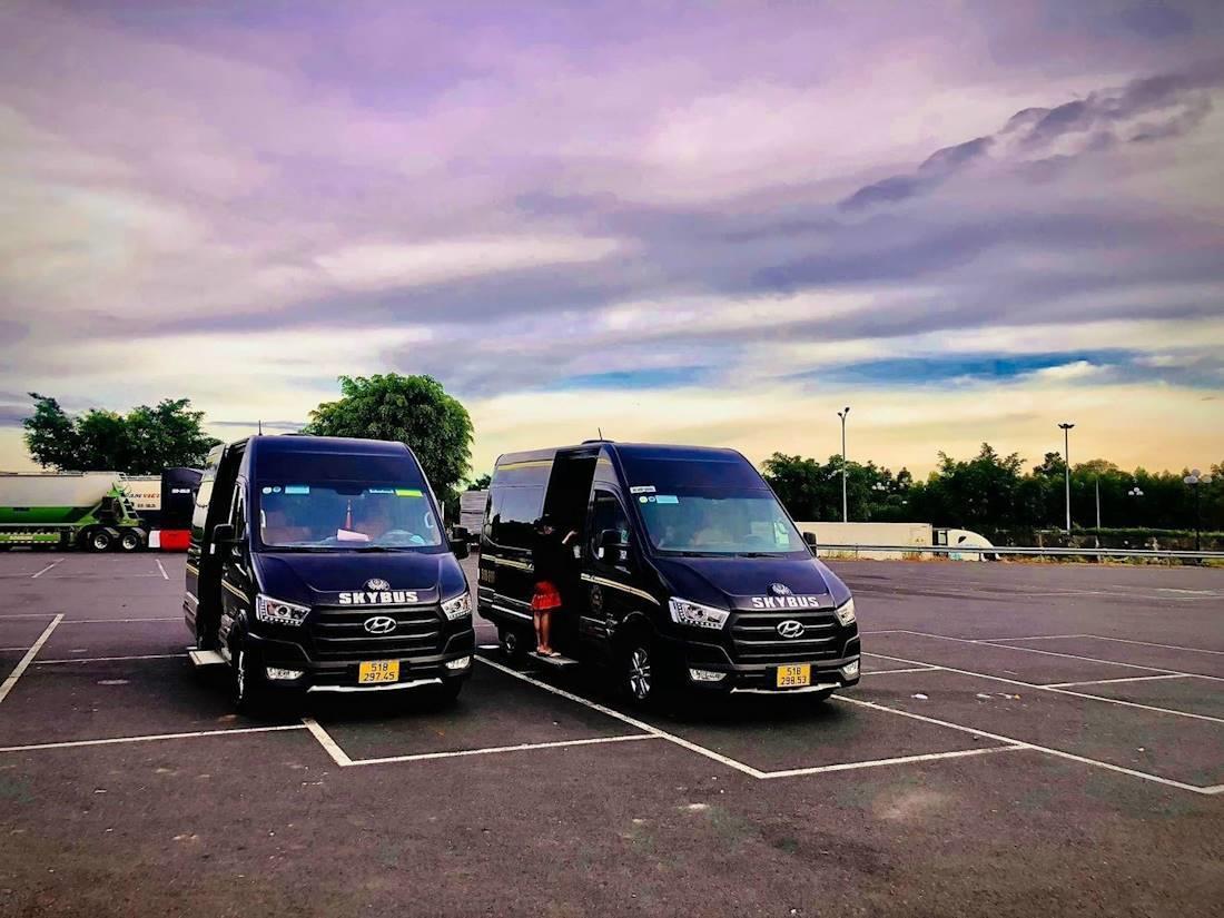 Car rental for Western Tour 7 provinces 4-7-16-29-45c Limousine 9-11-15-18c