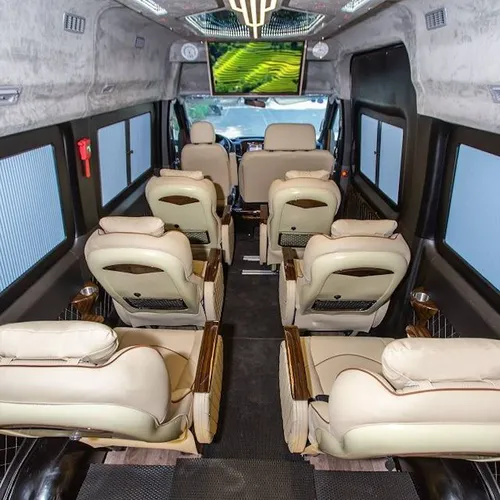 Thuê xe limousine 11 chỗ