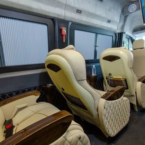 Thuê xe limousine 11 chỗ