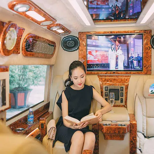 Thuê xe limousine 11 chỗ