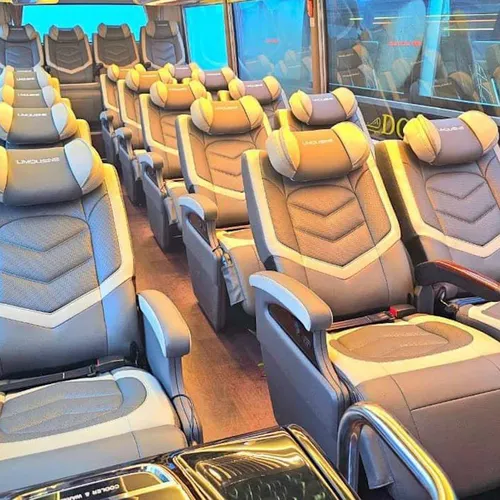Thuê xe limousine 18 chỗ