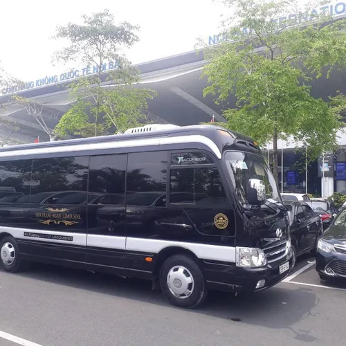 Thuê xe limousine 18 chỗ