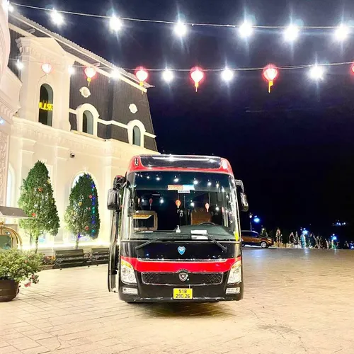 Thuê xe limousine 18 chỗ
