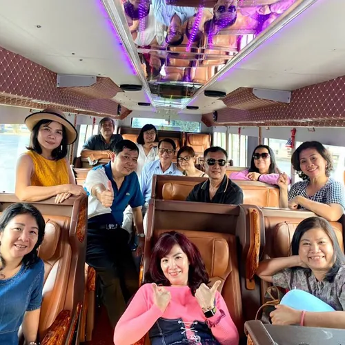 Thuê xe limousine 18 chỗ