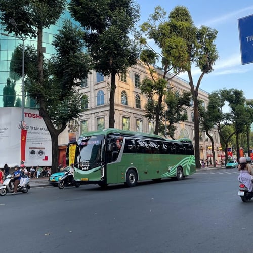 Saigon to Mui Ne transfer – 28 seater Limousine